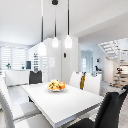 Villa House Poznan * Sauna * Екстер'єр фото